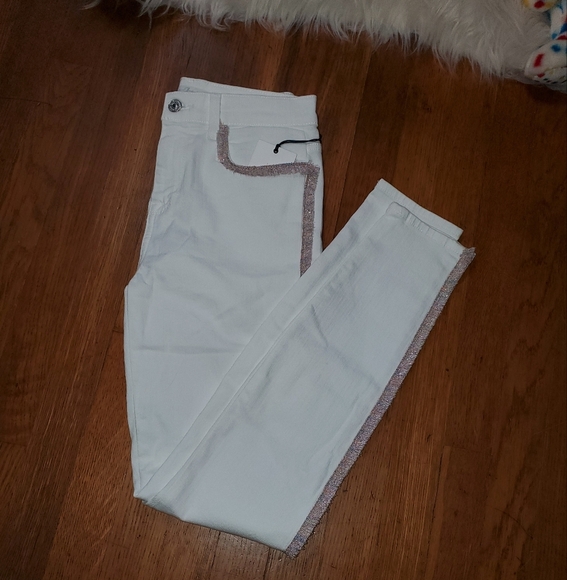 7 For All Mankind White Jeans with Pink Trim NWT - Picture 13 of 13